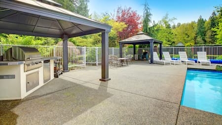 Pool Deck Cleaning